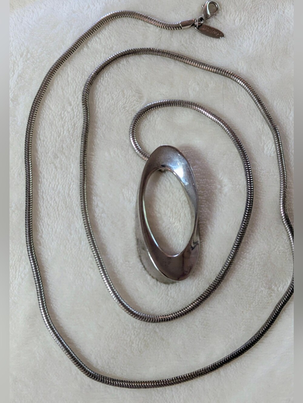 Soho Design VTG SilverTone Long SnakeChain Open Oval Pendant Necklace + FREE GIF - Picture 3 of 3